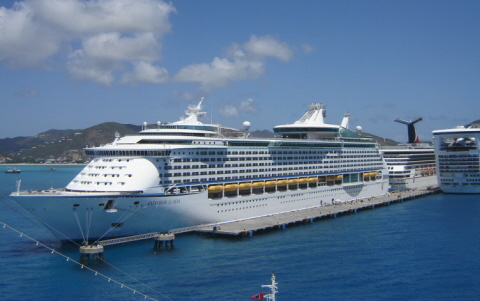 Royal Caribbean's Voyager of the Seas '04